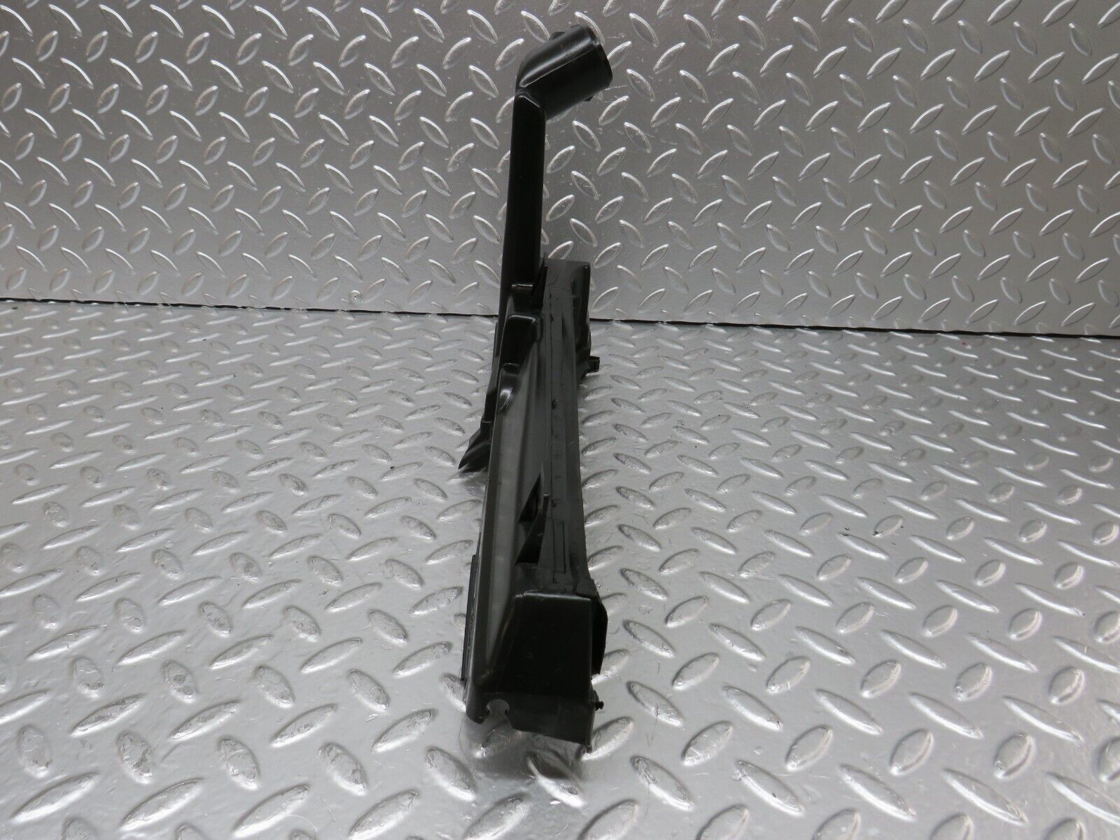 25005 Mercedes-Benz W140 S320 Engine Bay Water Drain Right 1406280473