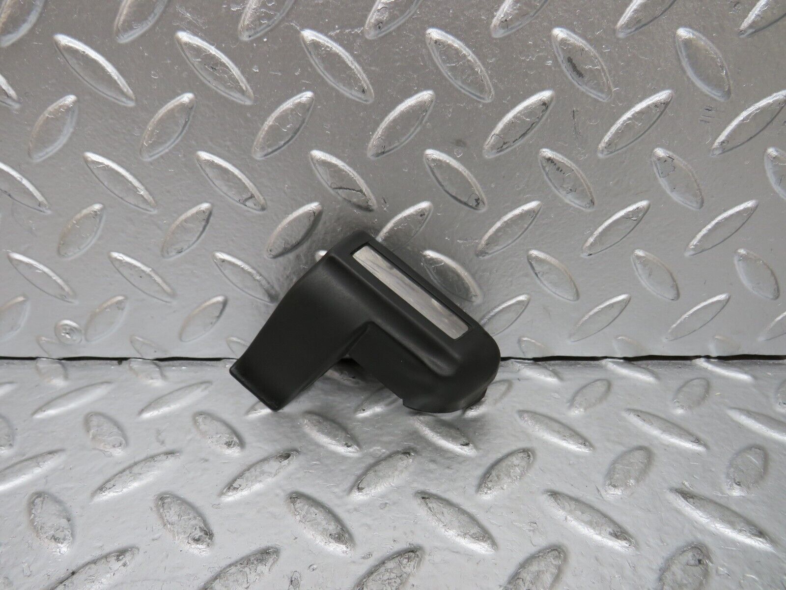 26997 Mercedes-Benz W123 240D Rear Left Fender Wing Lower Moulding Trim