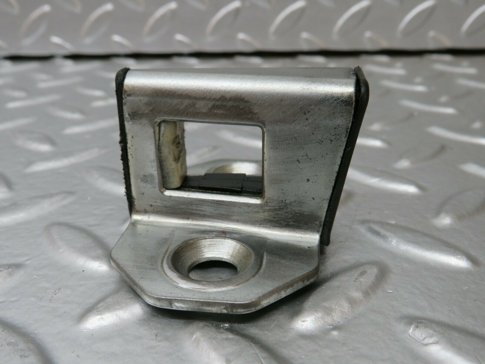 24310 Mercedes-Benz S124 220TE Wagon Door Lock Latch