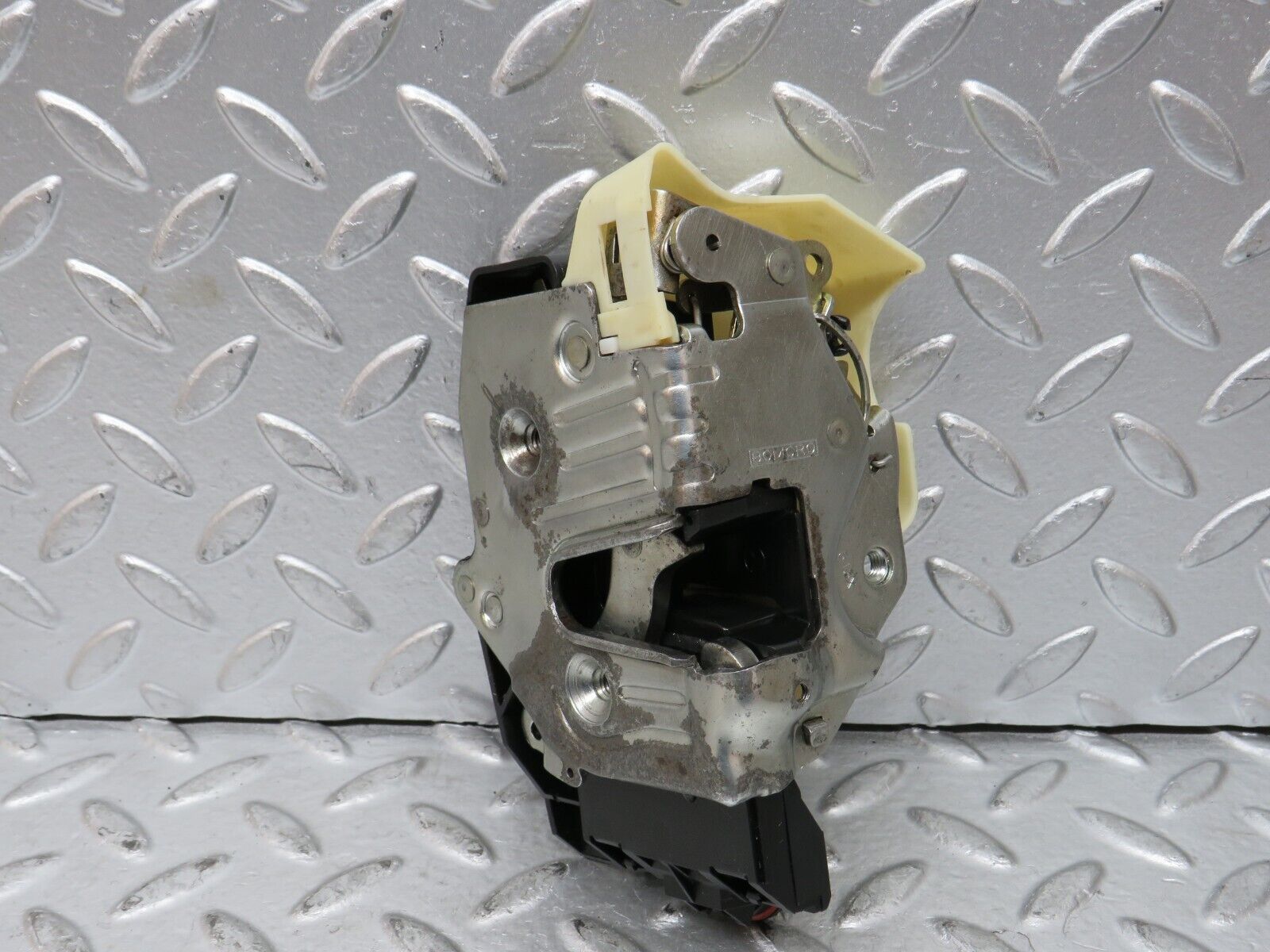 27672 Mercedes-Benz S124 300TE Wagon Rear Left Door Lock Mechanism 1248213551