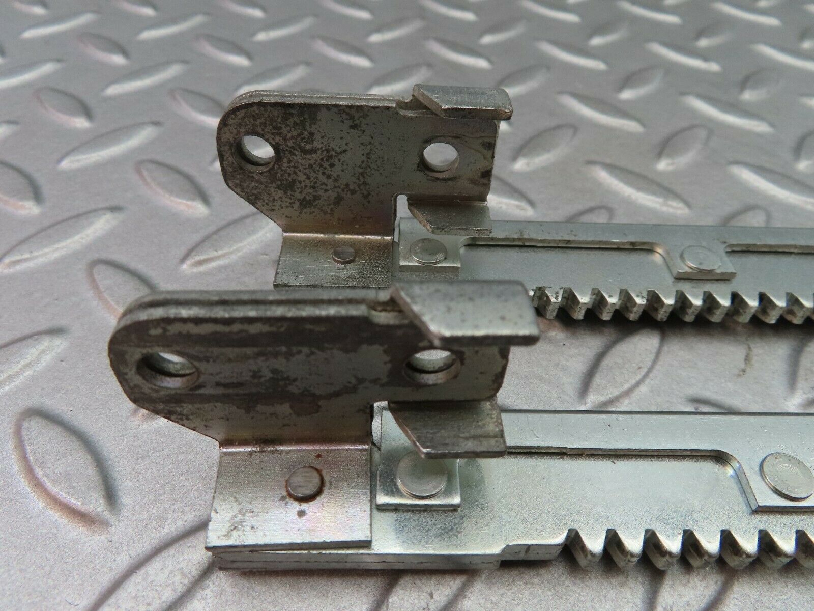 6234 Mercedes-Benz W126 380SE Electric Seat Rail Pair 1269100184