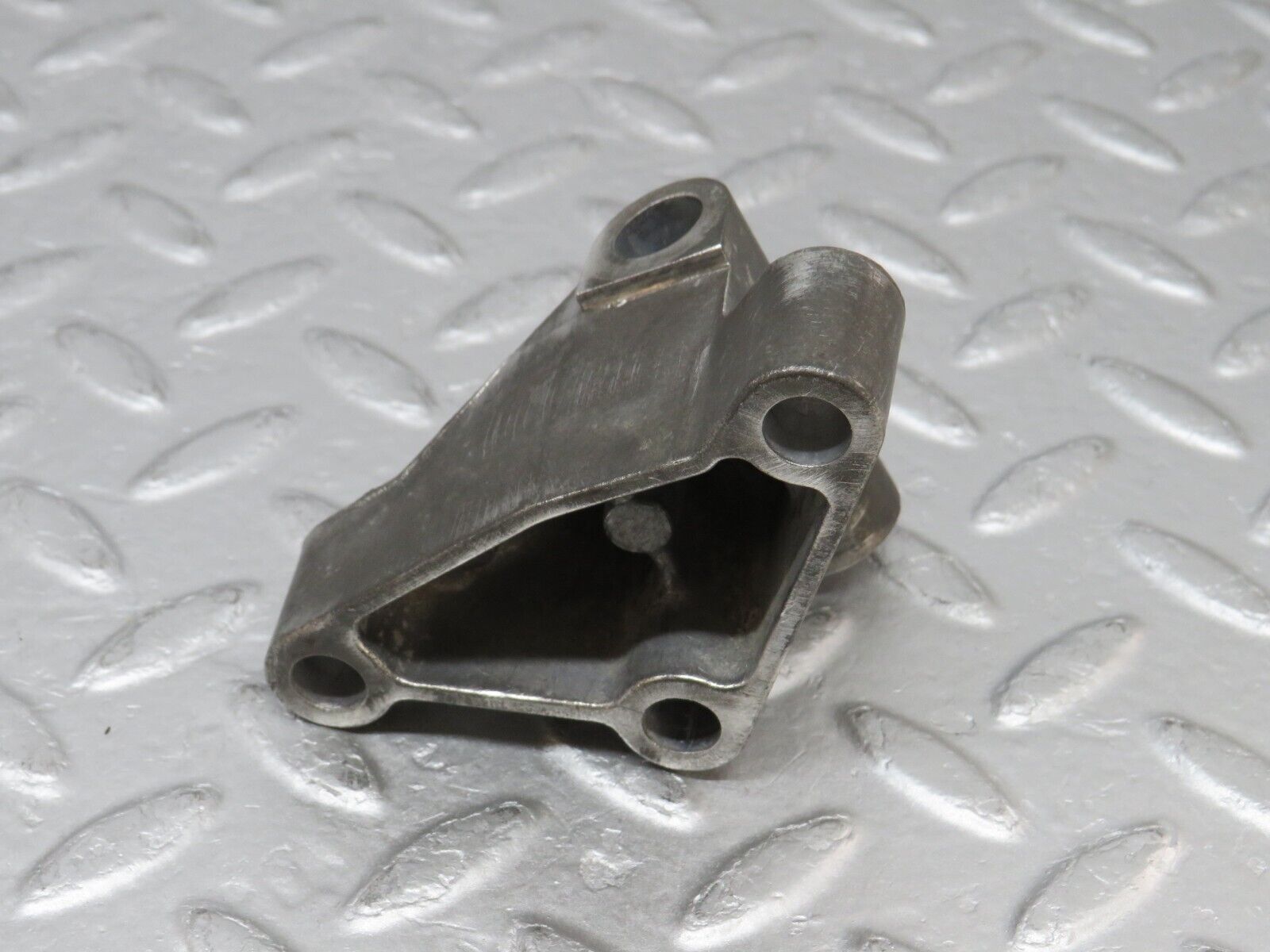 36576 Mercedes-Benz W201 190E 2.0L Alternator Generator Support Bracket 1021550835