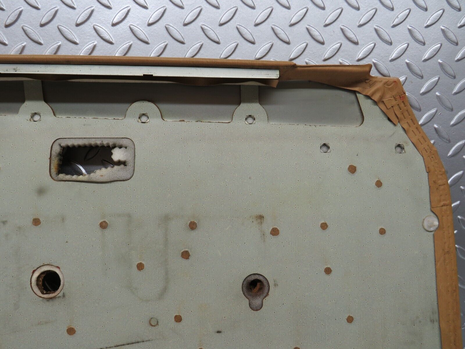 25467 Mercedes-Benz W123 200 Front Right Door Card Palomino