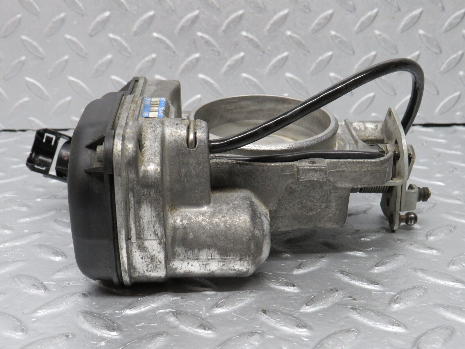 38559 Mercedes-Benz R129 280SL Coupe Throttle Body Valve VDO 0011416525