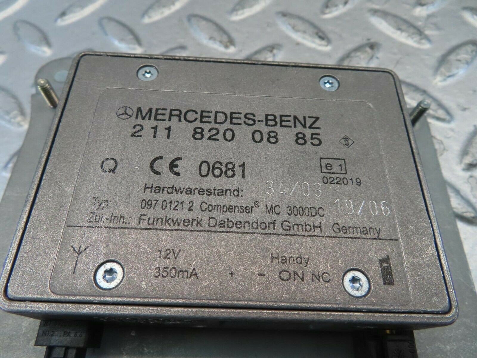 11185 Mercedes-Benz W221 S320 Bluetooth Control Module 2218703126/2118200885