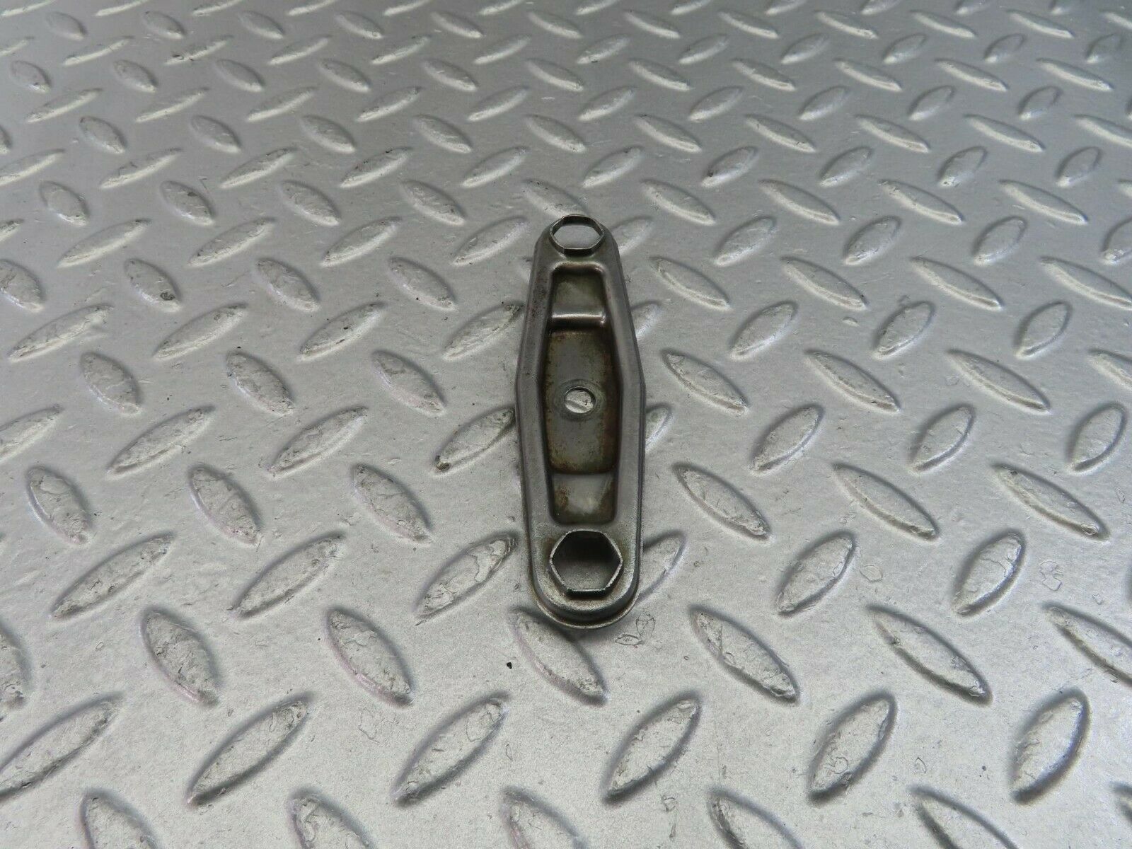 10082 Mercedes-Benz C123 230CE Coupe Fuel Injector Nozzle Clamp Bracket