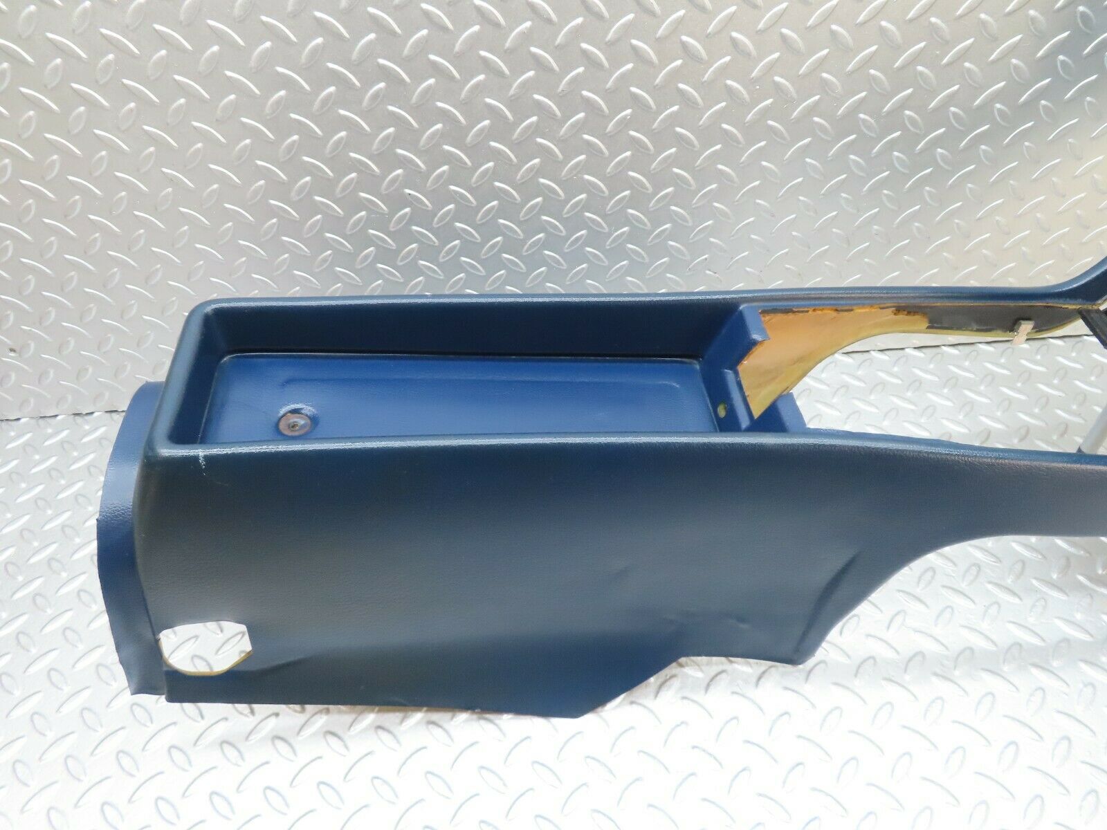 18016 Mercedes-Benz W123 200 Centre Console Blue