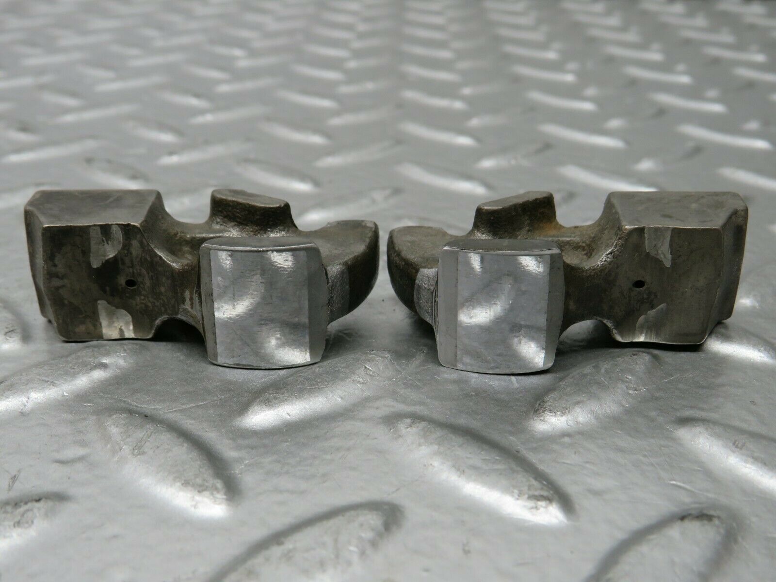 23576 Mercedes-Benz W114 280E Valve Rocker Arm With Retaining Spring