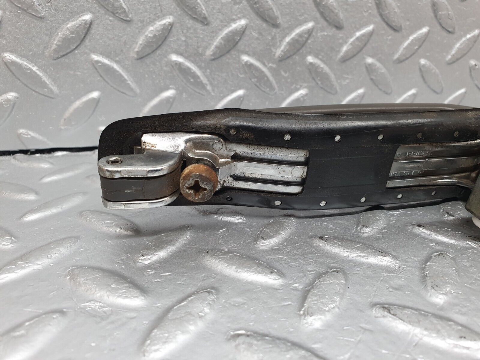 41082 Mercedes-Benz W126 300SE Rear Left Exterior Door Handle