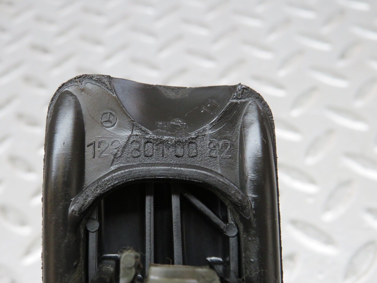 28581 Mercedes-Benz W123 230E Accelerator Pedal With Rubber 1238010082