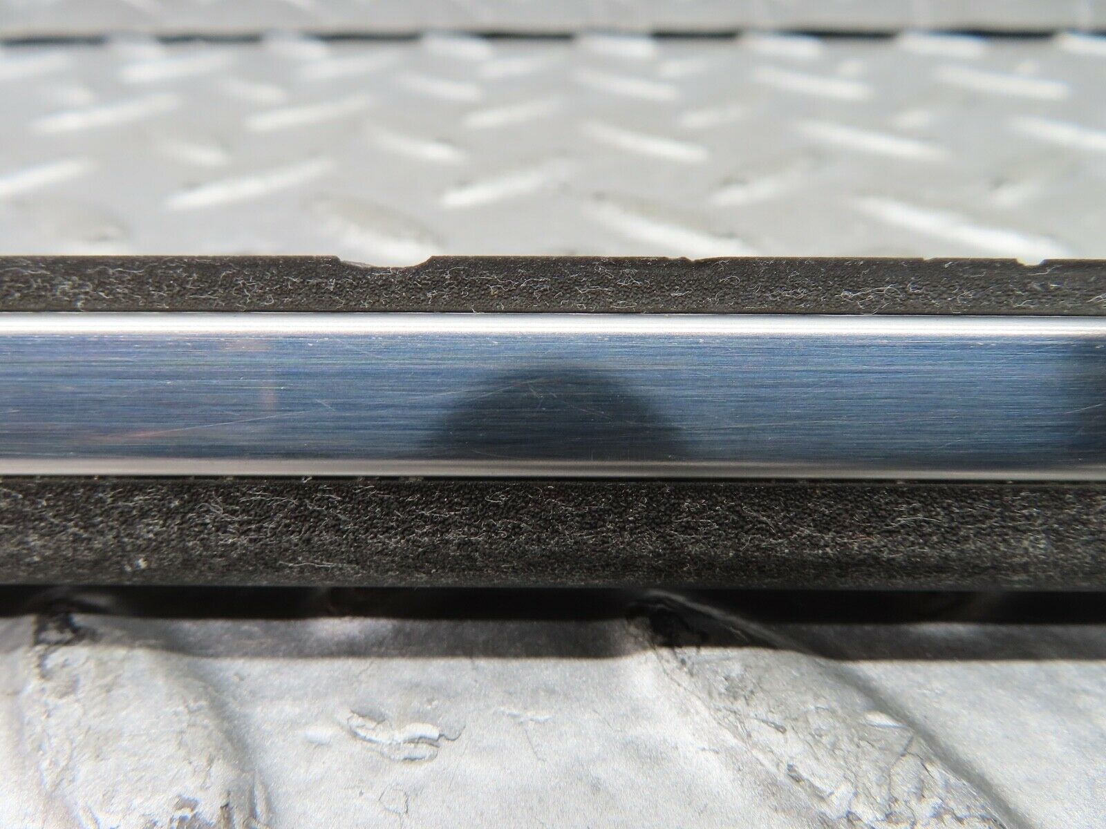 21104 Mercedes-Benz W123 230E Front Left Door Centre Moulding Trim