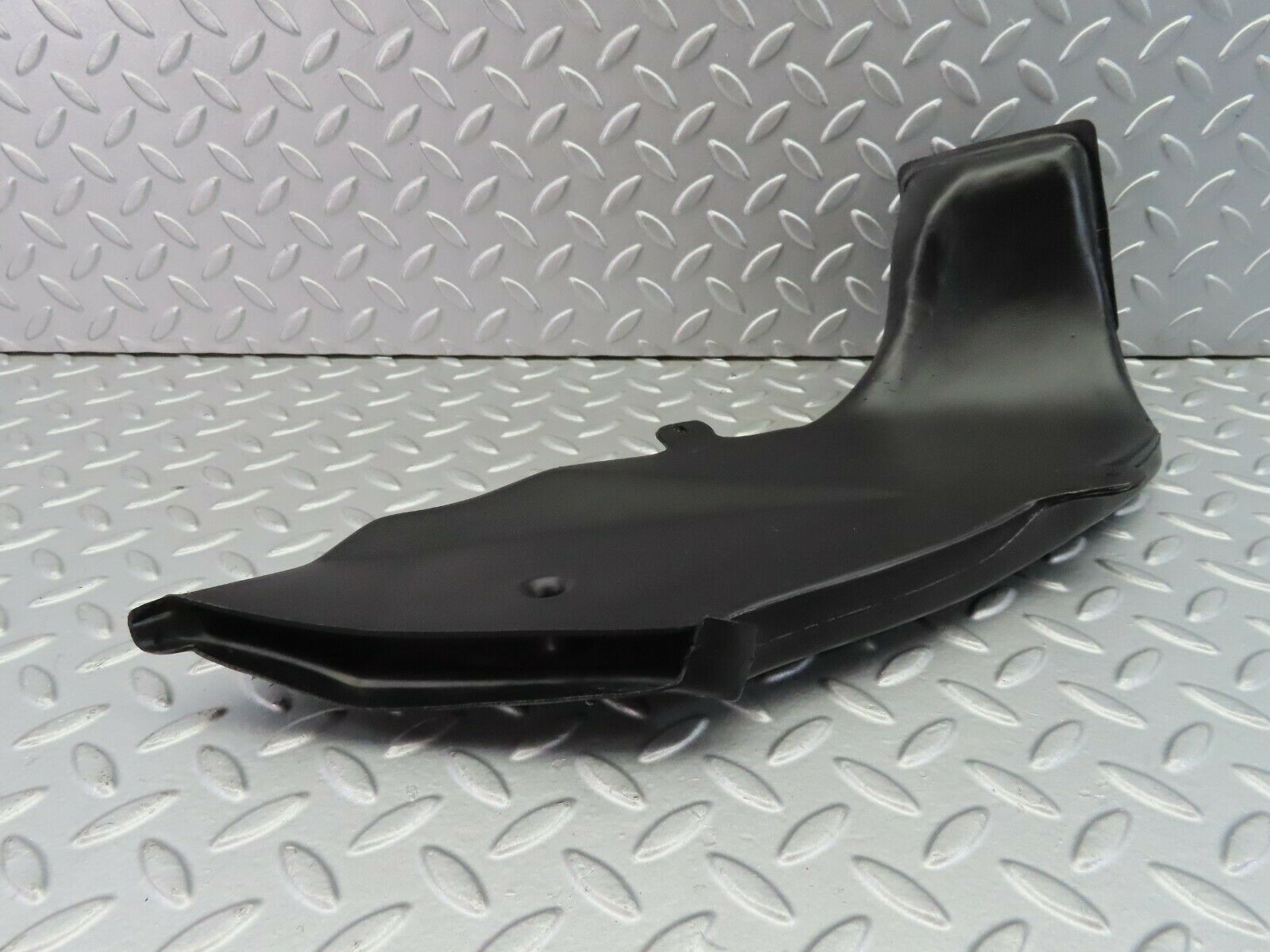 7435 Mercedes-Benz W116 450SE Ventilation Air Duct Left 1168310146