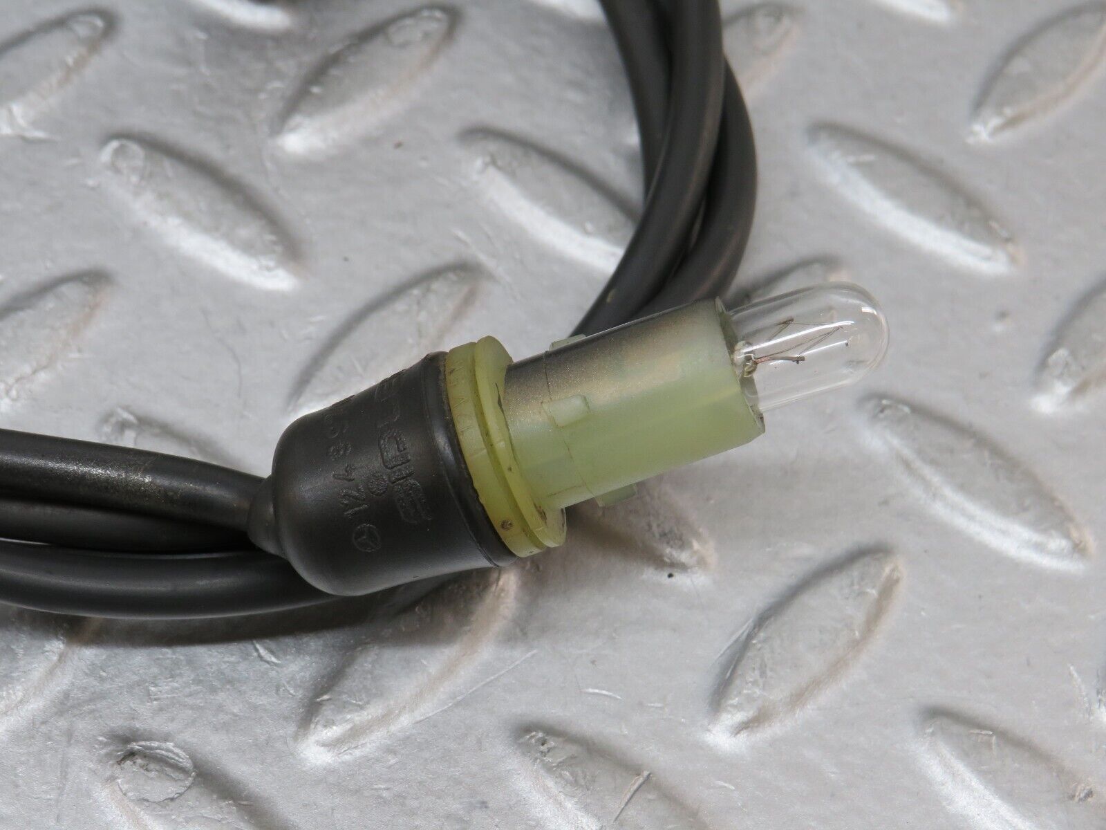 36268 Mercedes-Benz W126 420SE Front Wing Indicator Wire Cable 1249971881