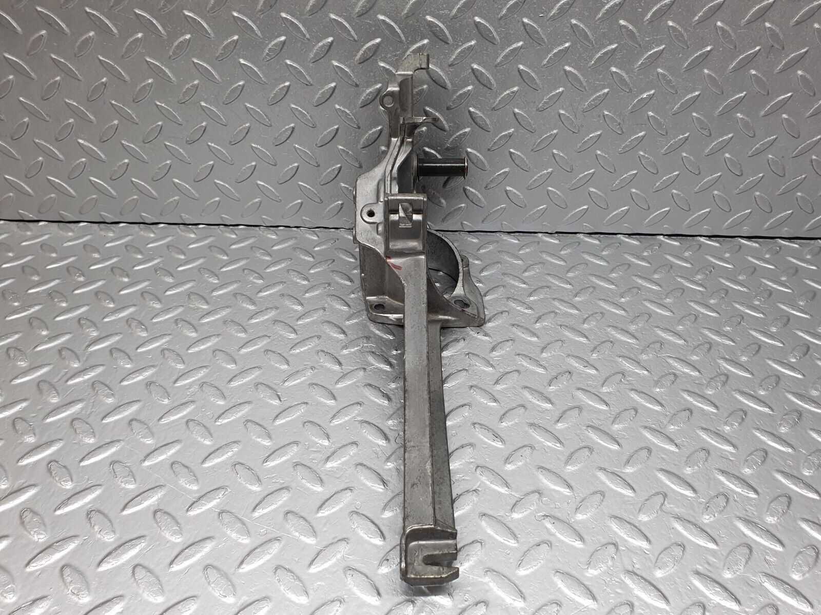 41043 Mercedes-Benz W126 300SE Brake Pedal Bracket 1262902419