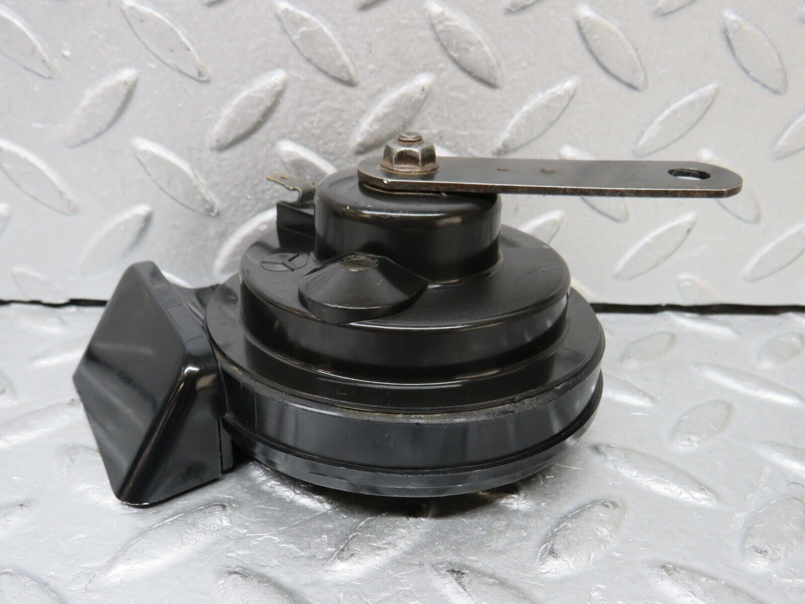 37810 Mercedes-Benz A124 320E Cabriolet Horn Fiamm Pair AM80-R