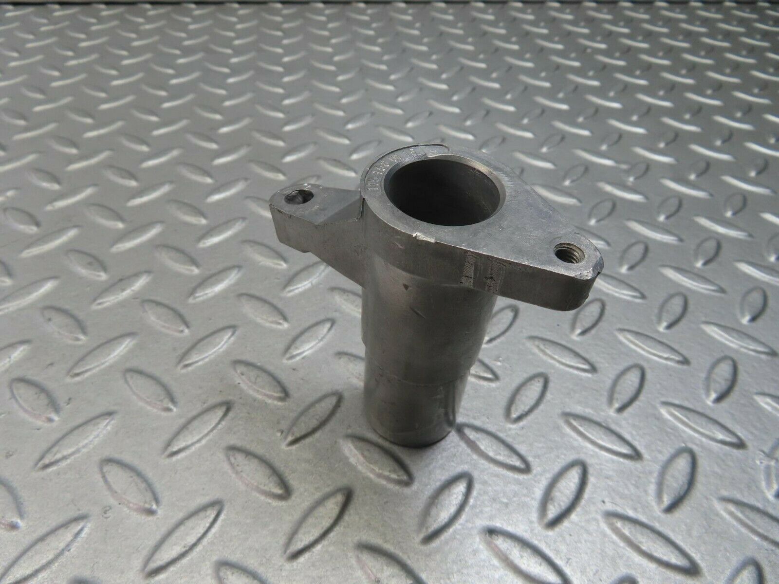 8364 Mercedes-Benz W115 Ignition Distributor Mount Bracke 1151580115