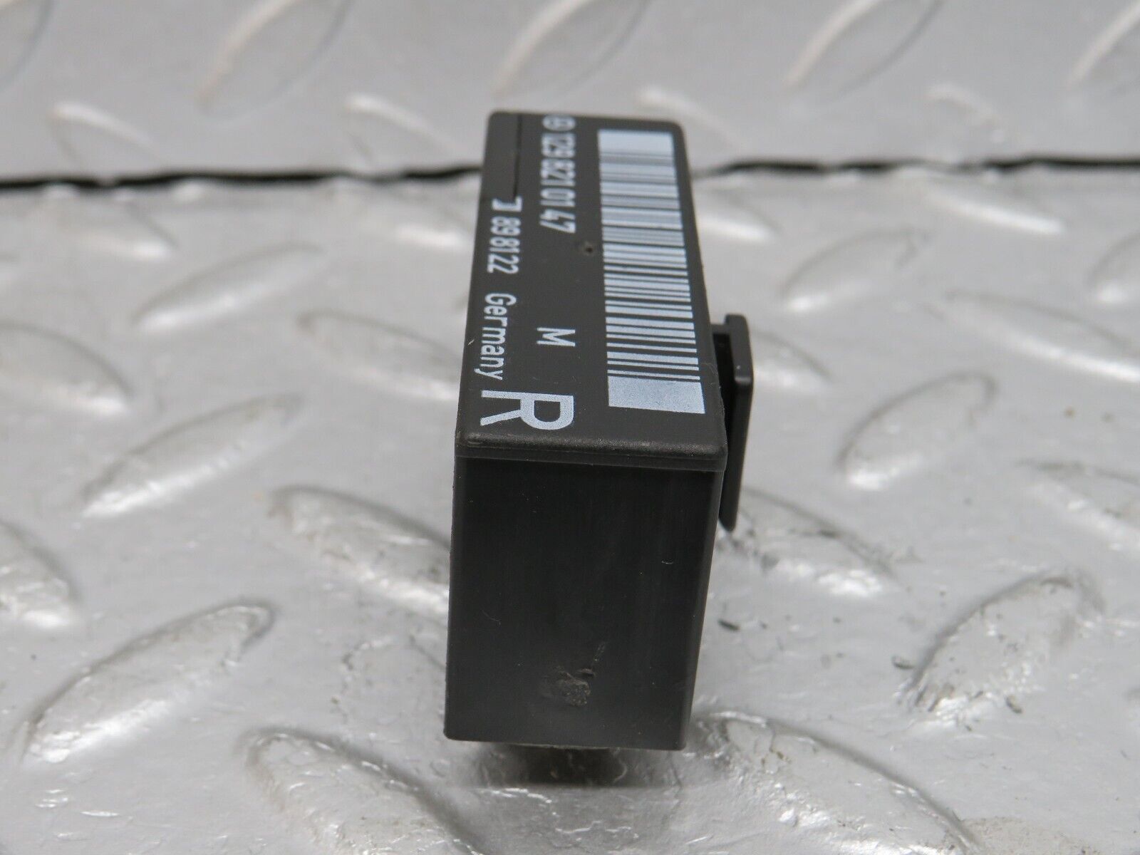 39651 Mercedes-Benz R129 320SL Coupe Seat Locking Relay 1298210147