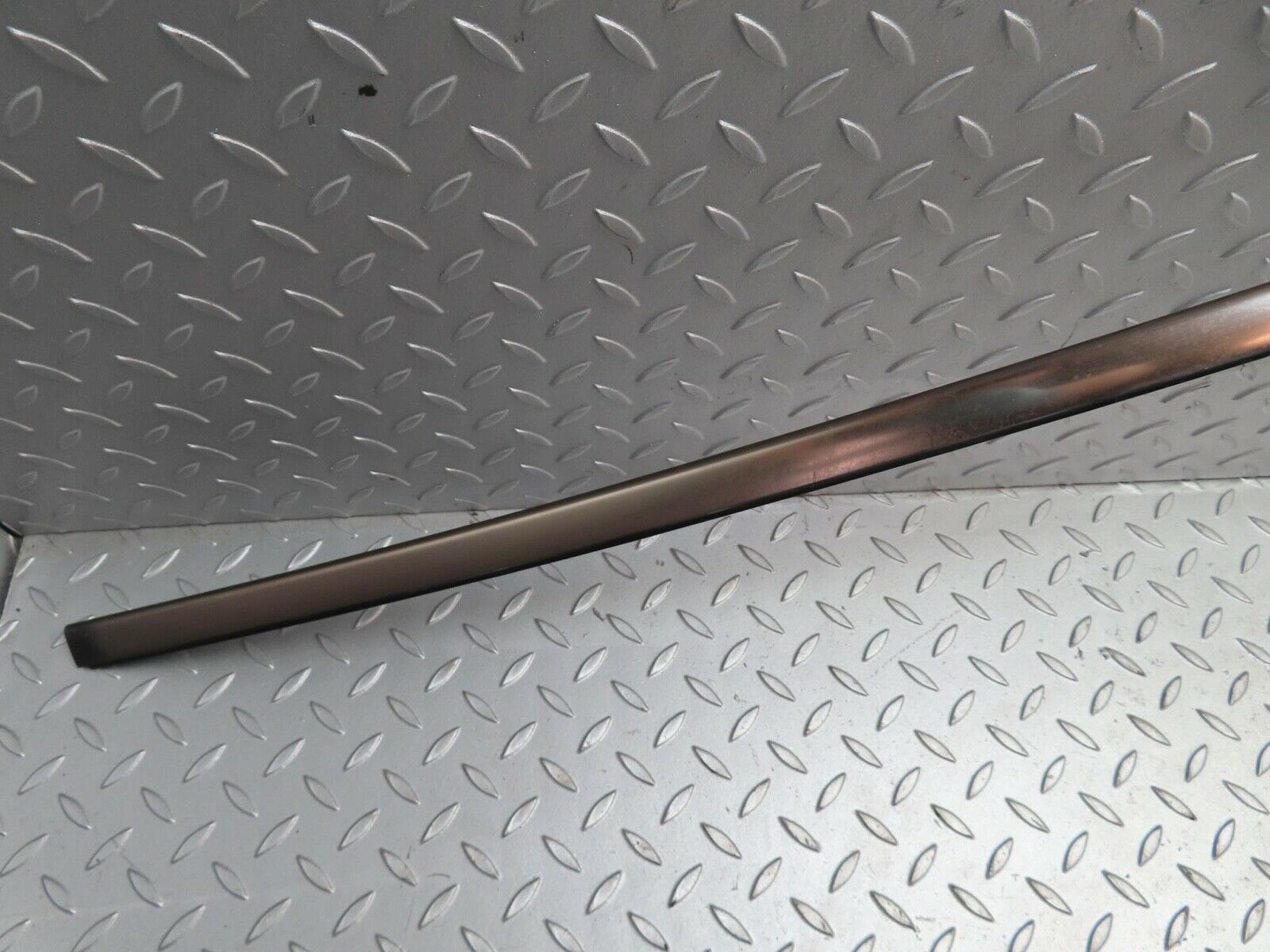 16509 Mercedes-Benz W124 260E Roof Chrome Left Side