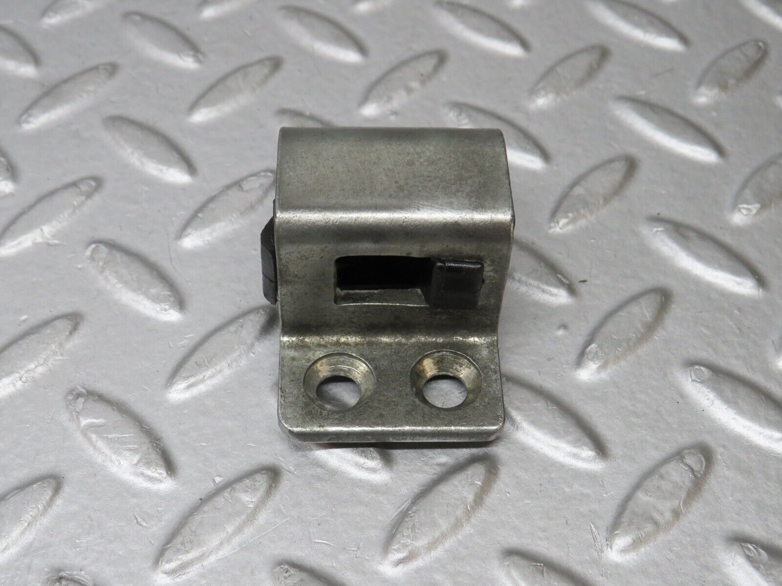 36128 Mercedes-Benz W126 420SE Door Lock Latch Right Side