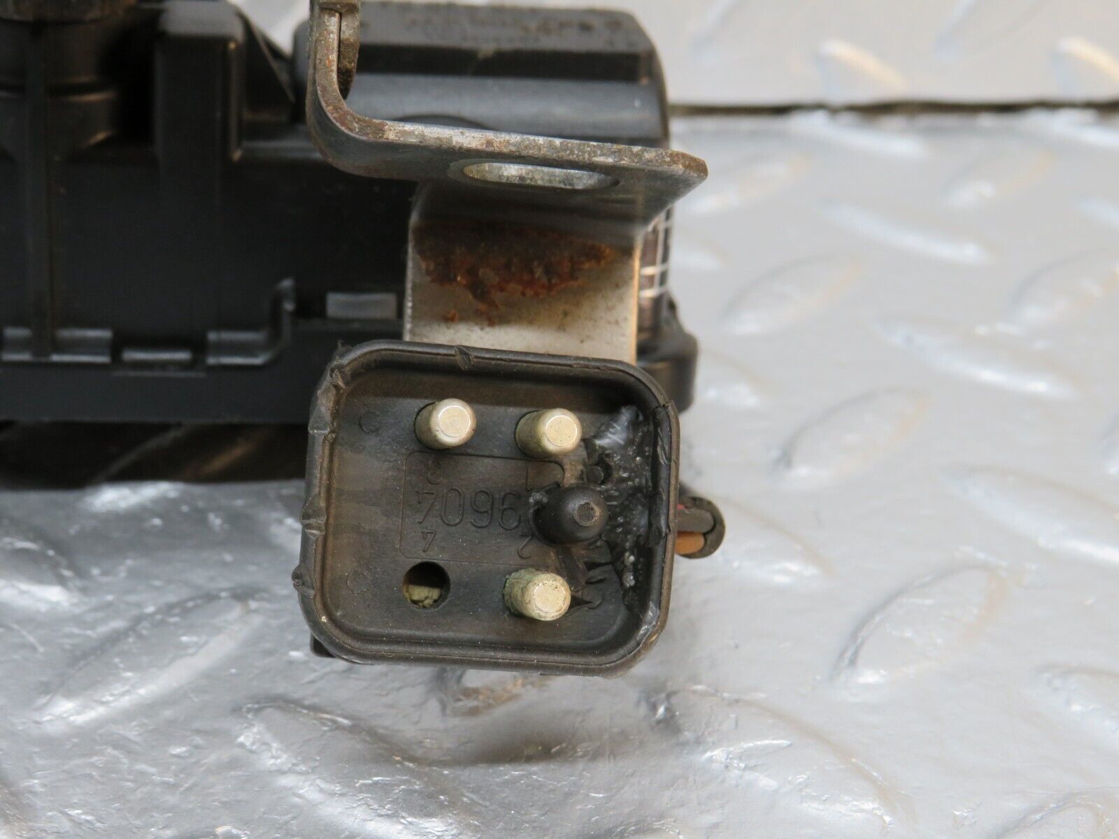 39733 Mercedes-Benz R129 320SL Coupe Headlight Wiper Motor Left 0390206875