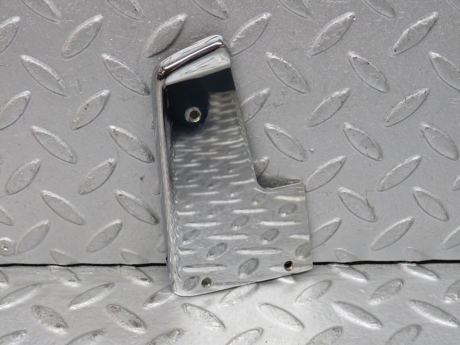 37762 Mercedes-Benz A124 320E Cabriolet Right Door Chrome Cover