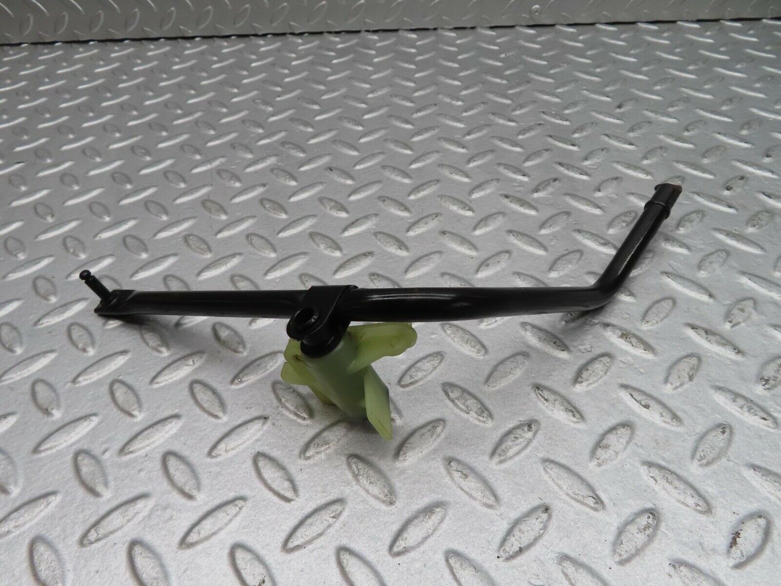 16215 Mercedes-Benz W124 260E Accelerator Pedal Linkage 2013010218