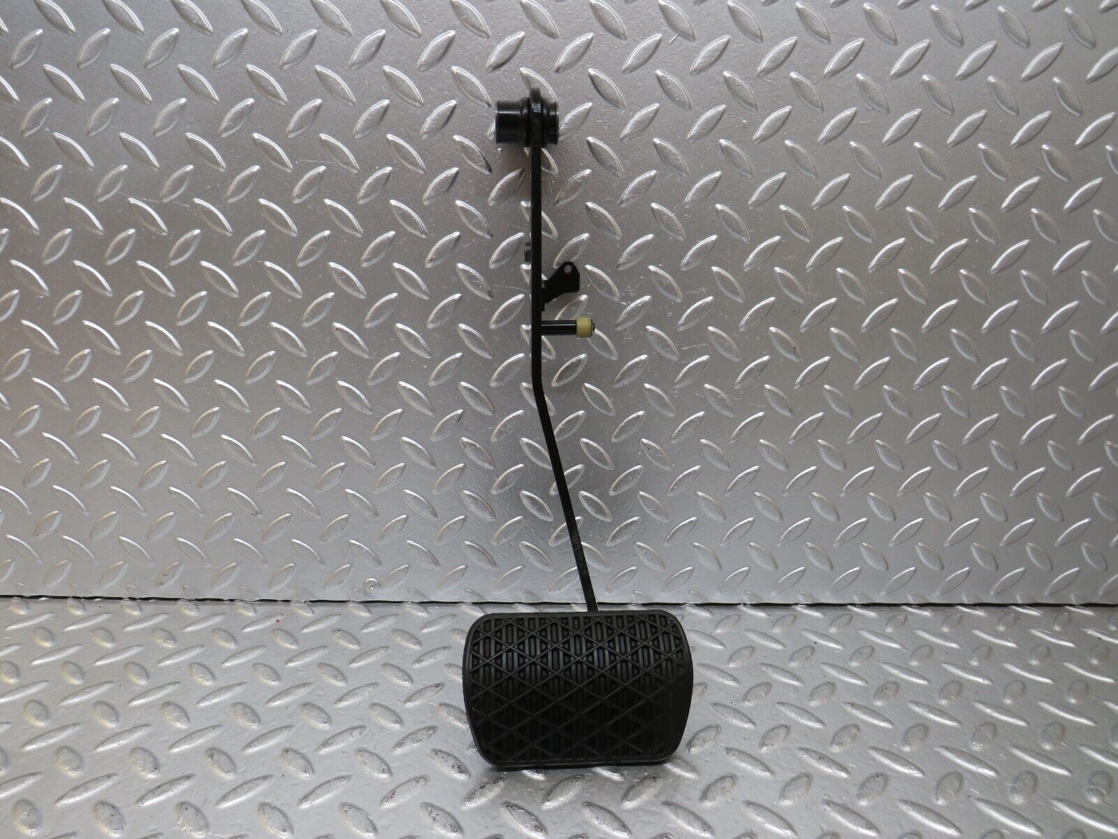 24740 Mercedes-Benz W140 S320 Brake Pedal 1232910082