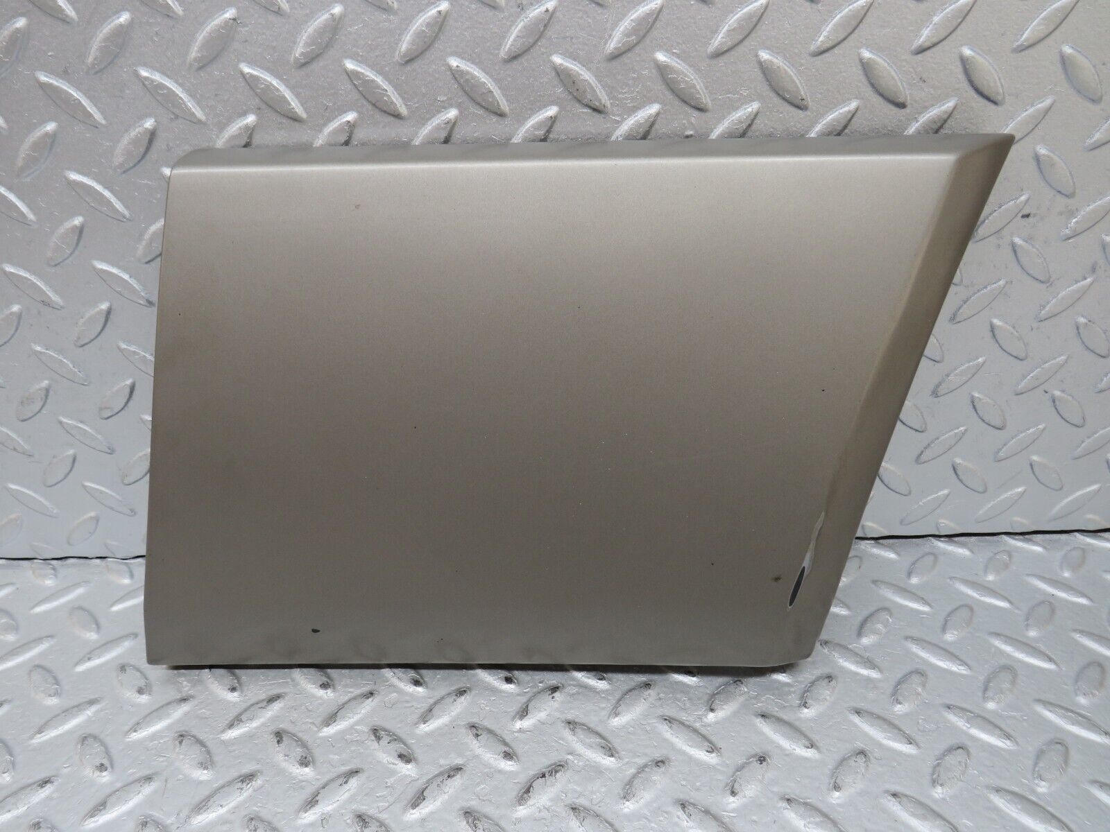 36451 Mercedes-Benz W201 190E 2.0L Front Right Fender Wing Moulding Trim 2016905440