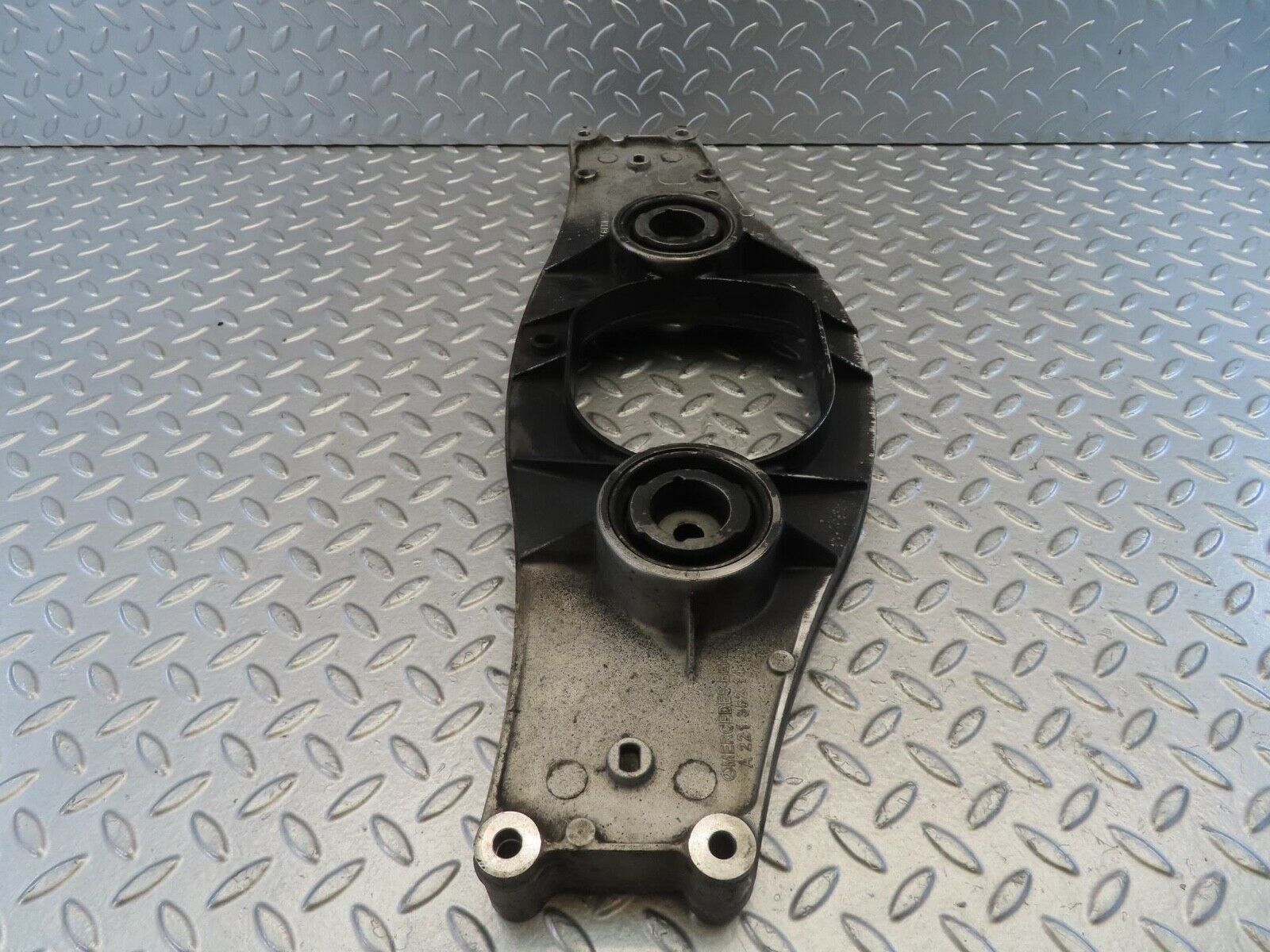 11257 Mercedes-Benz W221 S320 Rear Axle Sub Frame Differential Bracket