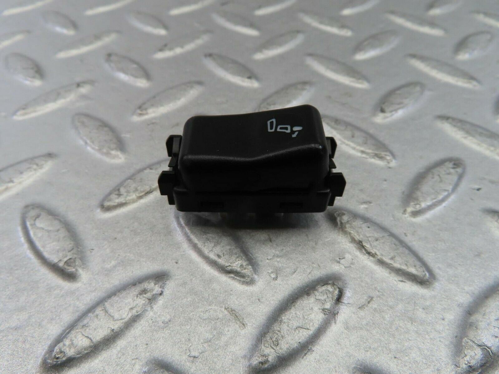 9270 Mercedes-Benz C124 300CE Coupe Rear Headrest Release Control Switch