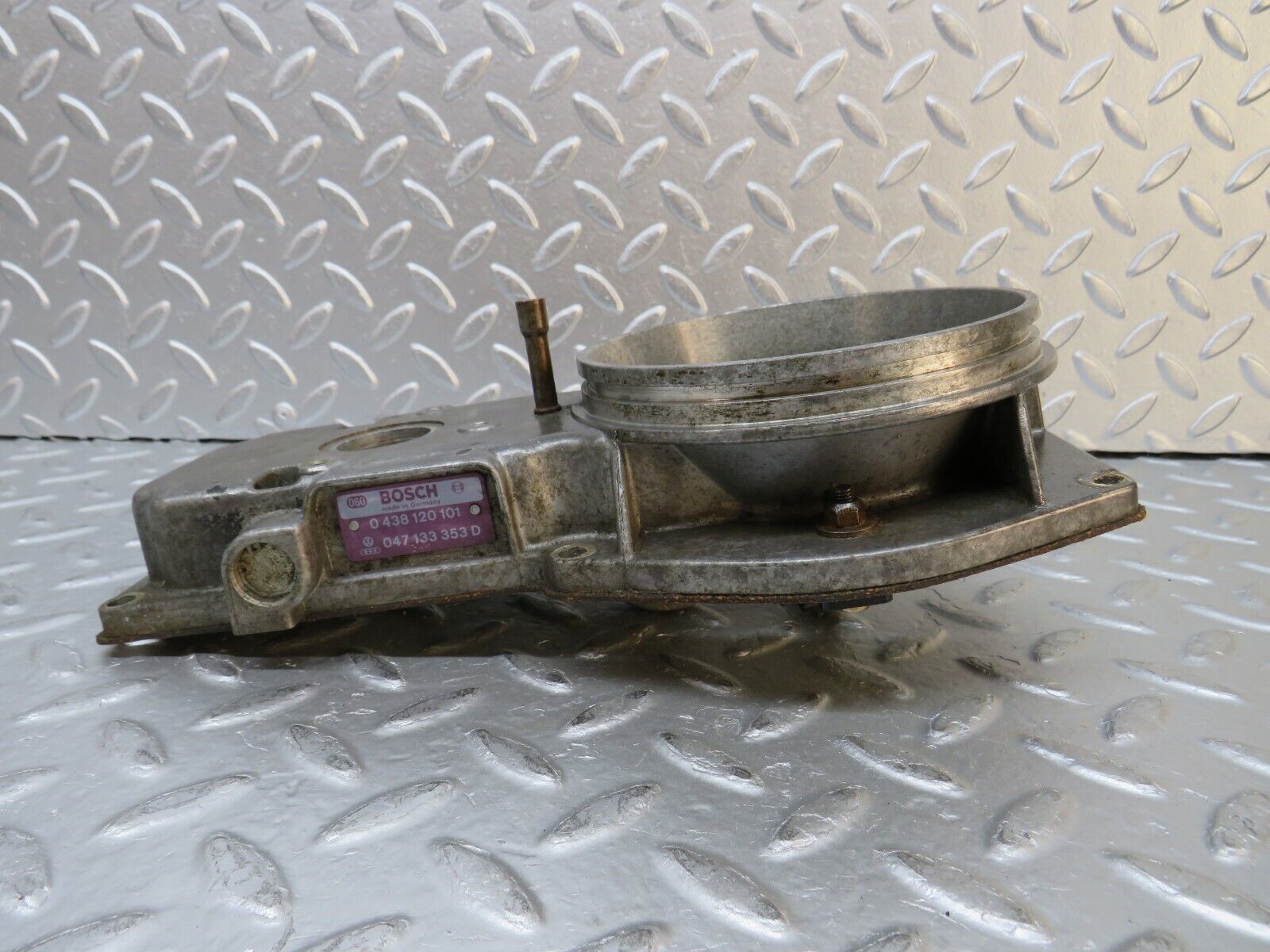 30012 Porsche 924 Air Flow Mass Meter Sensor Bosch 0438120101 047133353