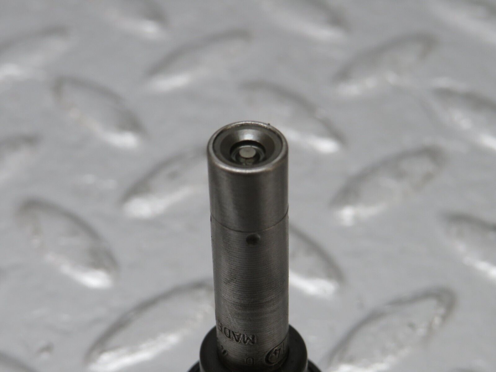 34125 Mercedes-Benz W124 260E Fuel Injector Bosch 0437502010