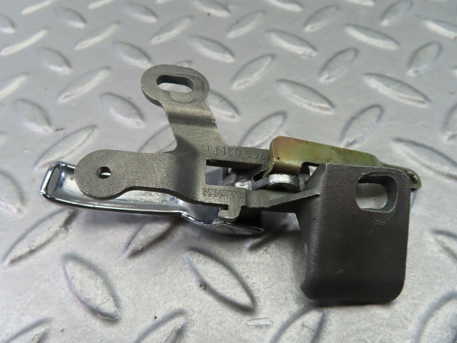 7917 Mercedes-Benz W115 220D Right Interior Door Handle Chrome 1157660219