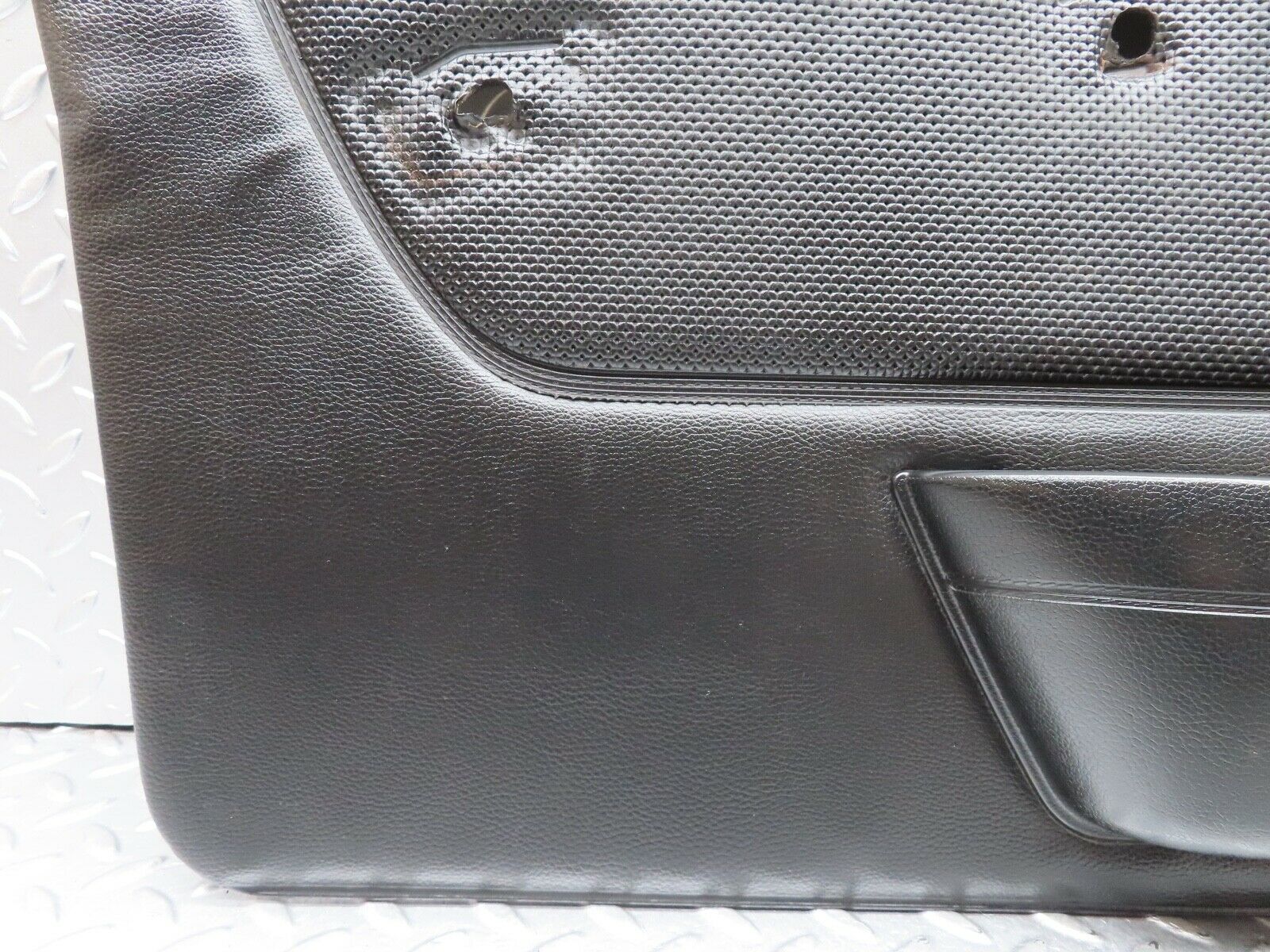 19030 Mercedes-Benz W123 300D Front Left Door Card Black