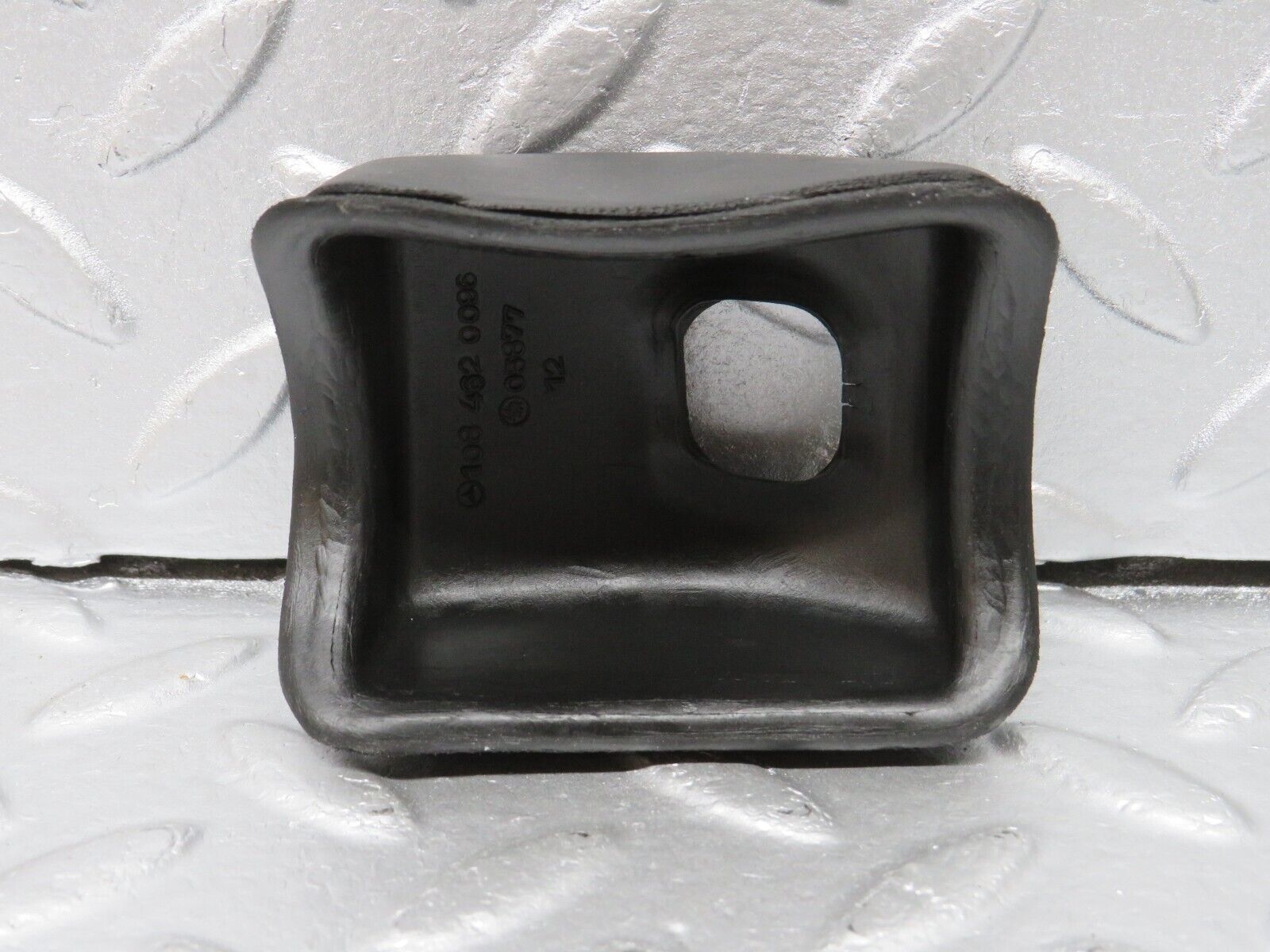 40327 Mercedes-Benz W110 230 Indicator Stalk Rubber Cover 1084620096