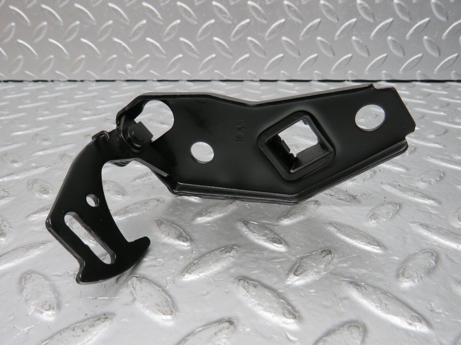 31456 Mercedes-Benz S124 220TE Wagon Bonnet Release Latch 1248800360