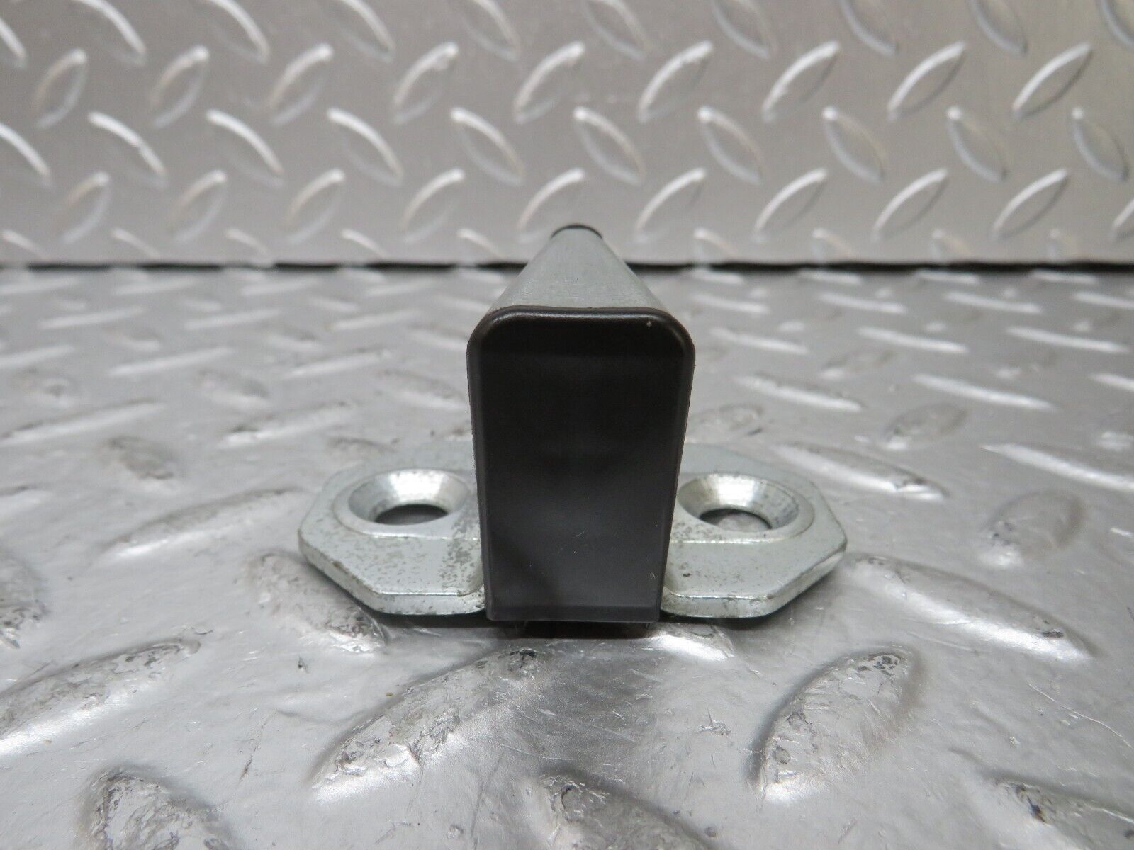 25846 Mercedes-Benz W124 280E Door Lock Latch