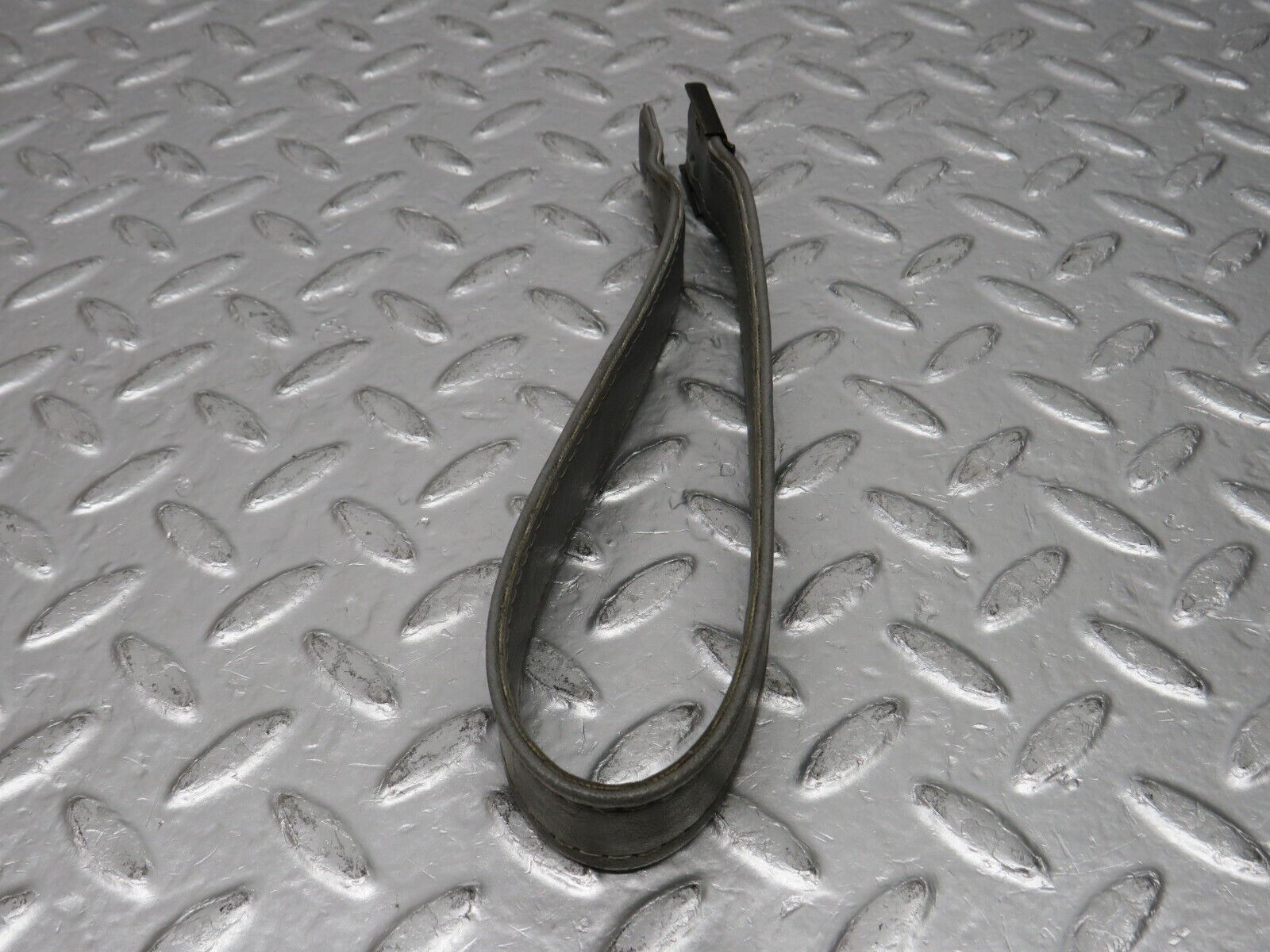 32564 Mercedes-Benz S124 300TE Wagon Tailgate Handle