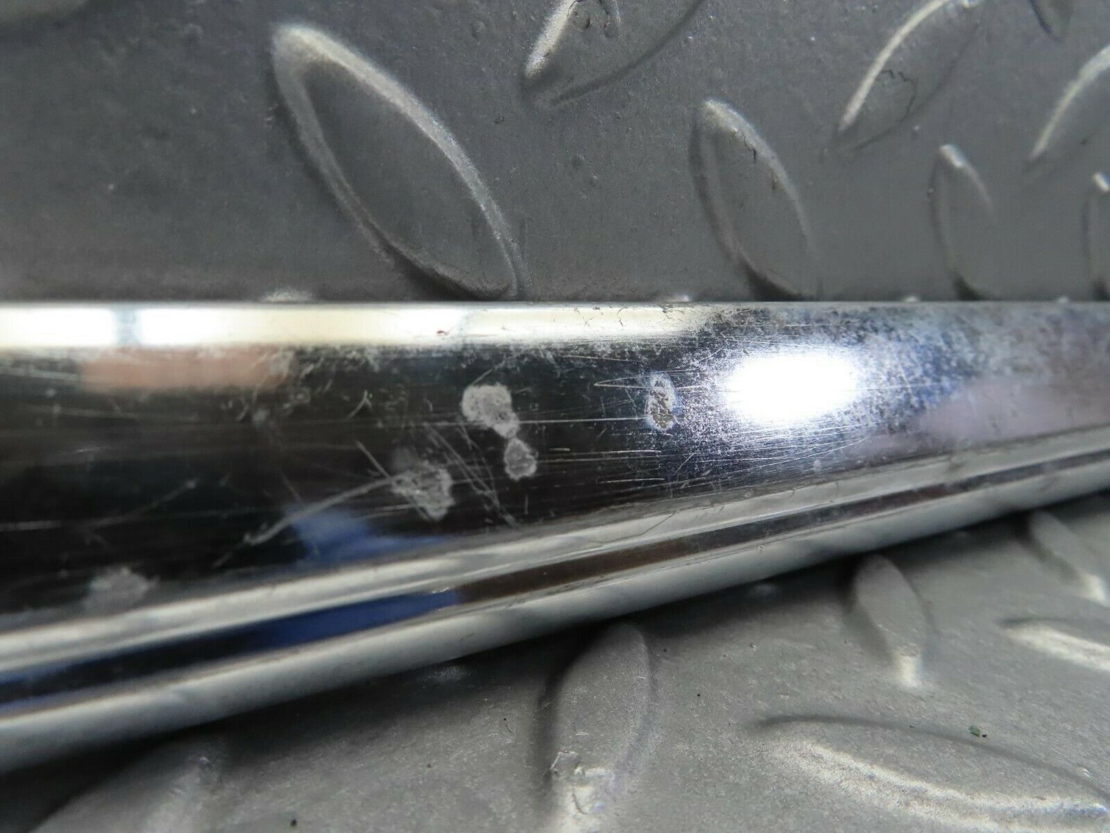 7844 Mercedes-Benz W115 220D Front Left Door Chrome Trim