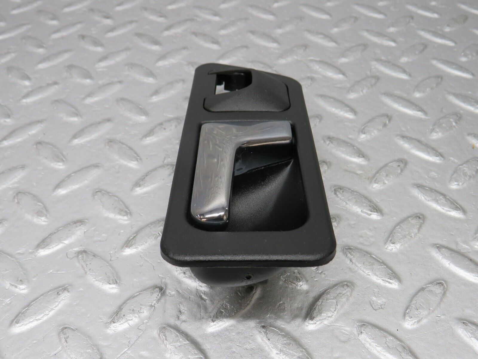 36619 Mercedes-Benz W201 190E 2.0L Left Interior Door Handle 2017660164