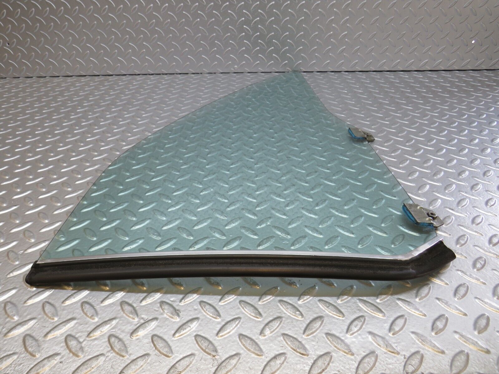 34413 Mercedes-Benz C126 380SEC Coupe Rear Left Window Glass