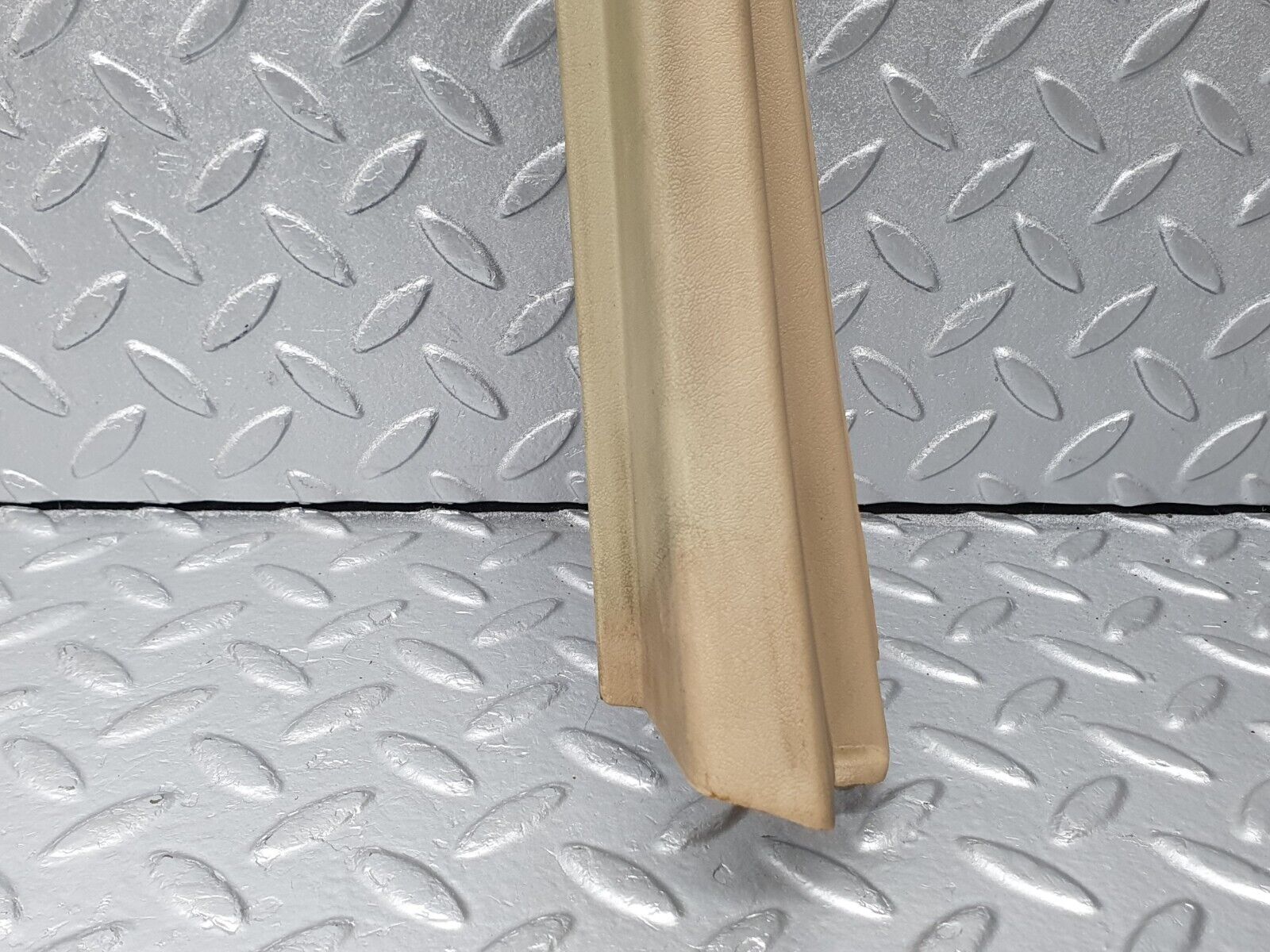 41156 Mercedes-Benz W126 300SE Rear Left Inner Window Frame Cover 1267350571