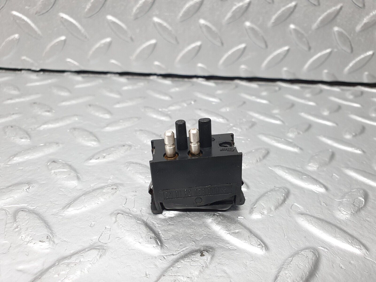 40766 Mercedes-Benz W123 300D Interior Light Switch 0008205910