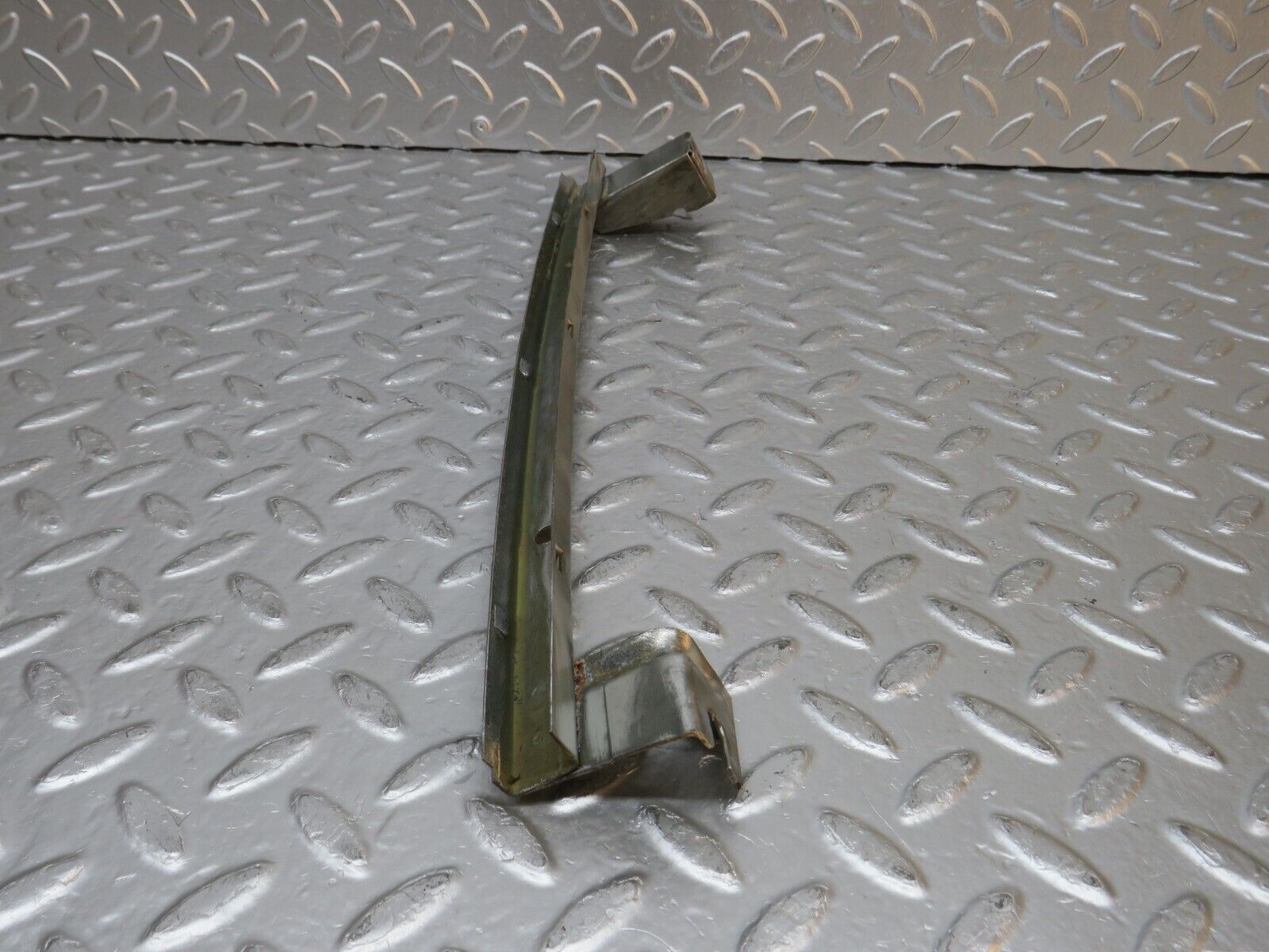 30994 Mercedes-Benz W123 200D Rear Left Door Window Channel