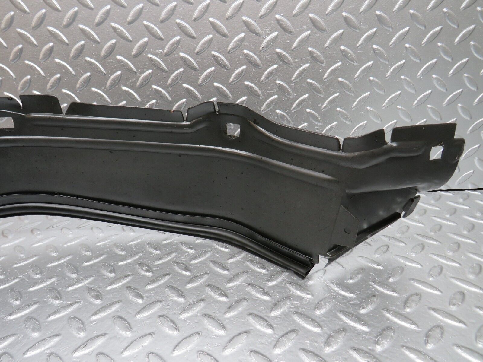 29238 Mercedes-Benz W124 230E Front Left Inner Fender Wing Splash Guard 1248840135