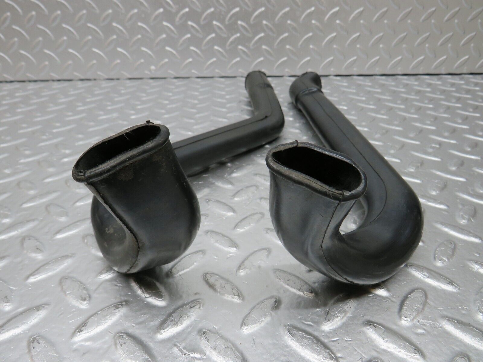 34086 Mercedes-Benz W124 260E Water Drain Hose Pair 1246280194 1246280394