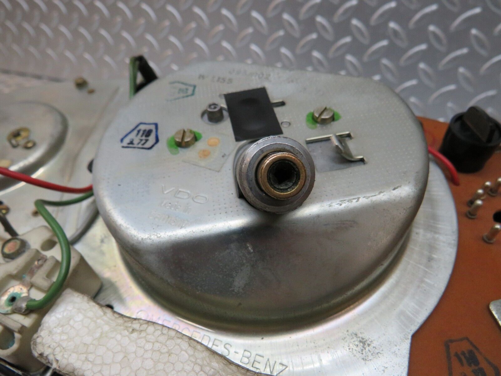 26368 Mercedes-Benz W116 450SE Instrument Cluster 1165422001 87001021