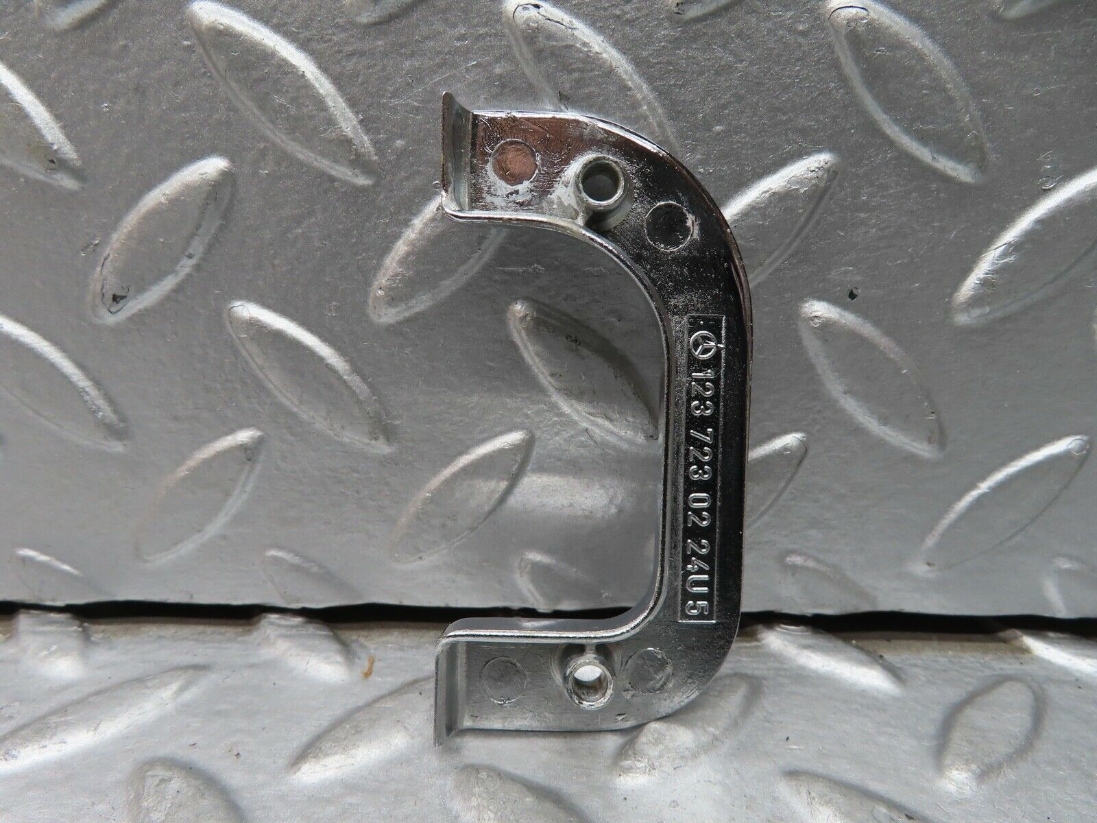 21490 Mercedes-Benz W126 300SE Right Chrome Door Latch Trim 1237230224