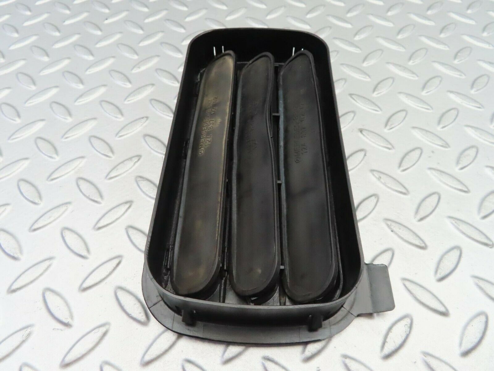 6744 Mercedes-Benz S124 E220 Wagon Rear Air Intake Vent 1248370230