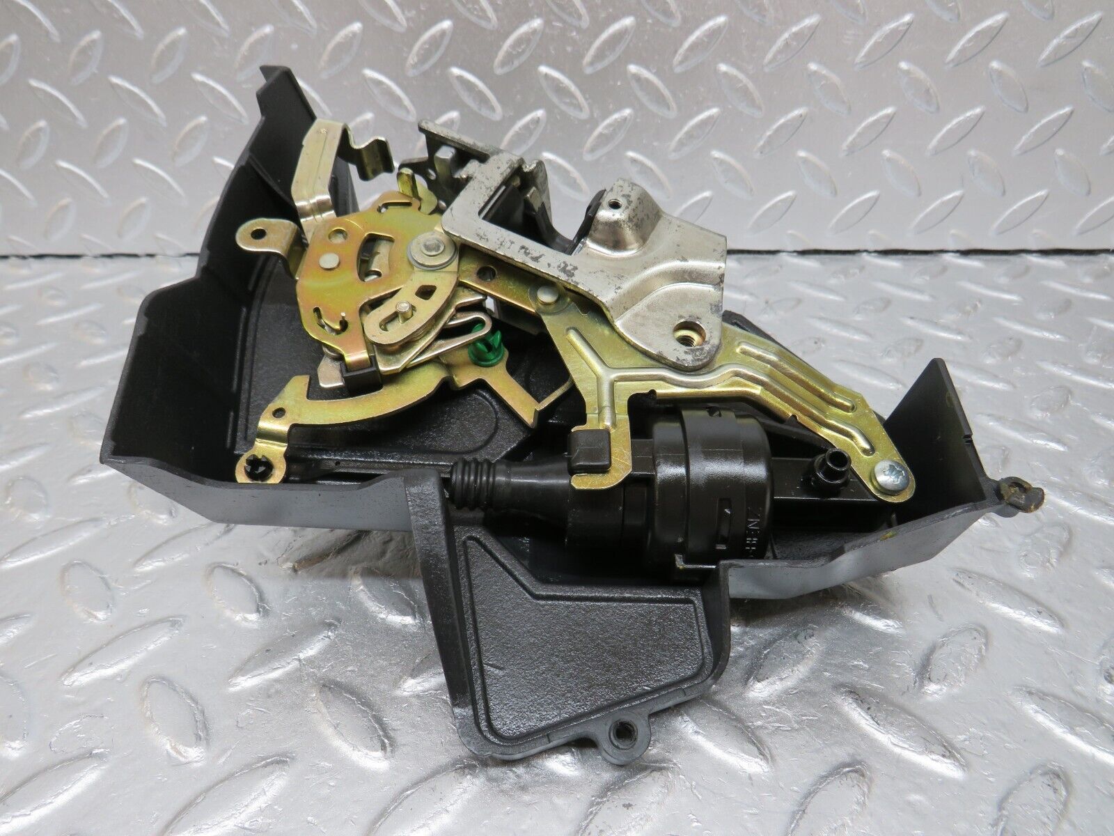 34706 Mercedes-Benz W210 320E Rear Right Door Lock Mechanism 2027300635